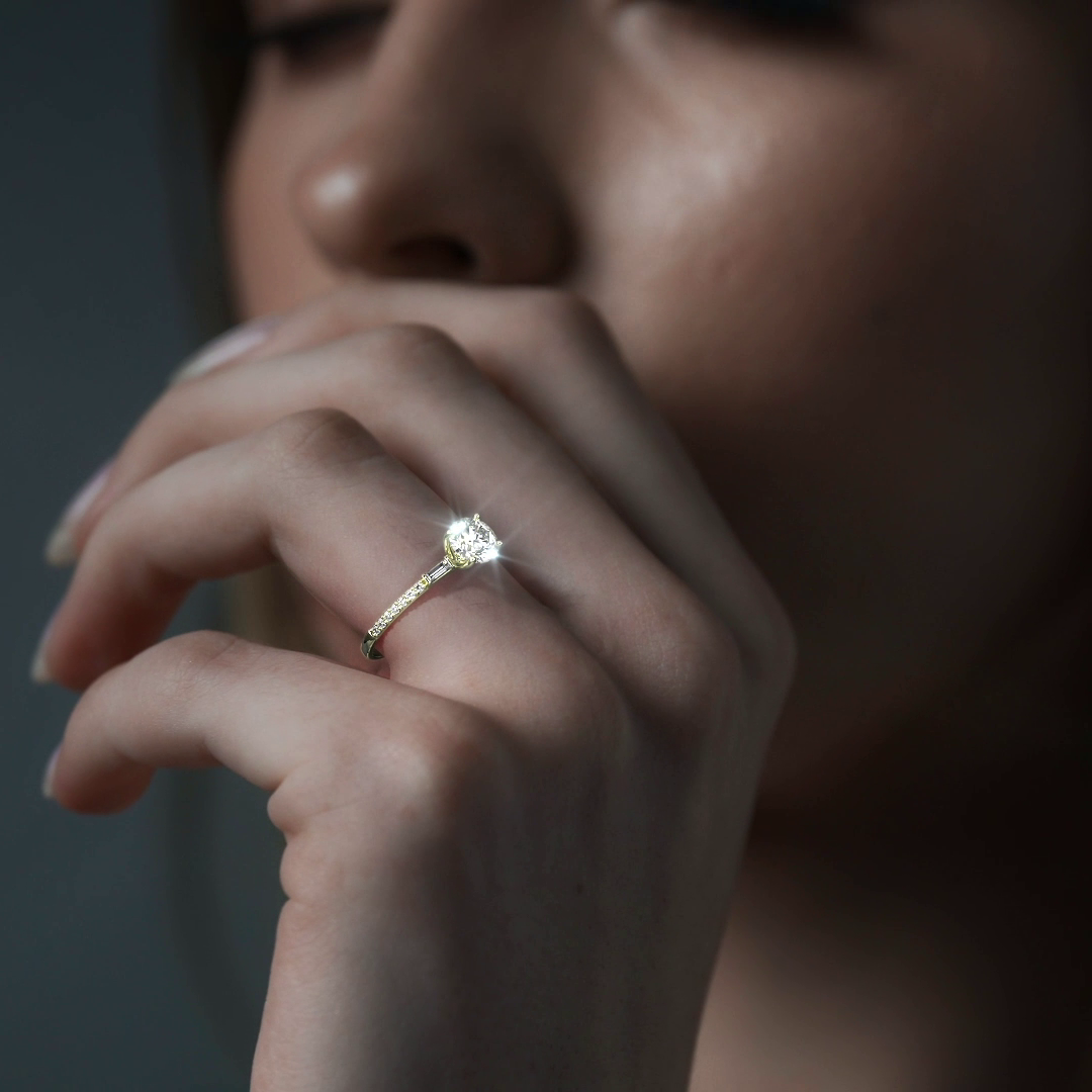 Anillo De Compromiso De Oro 10k Con Piedra Zirconia