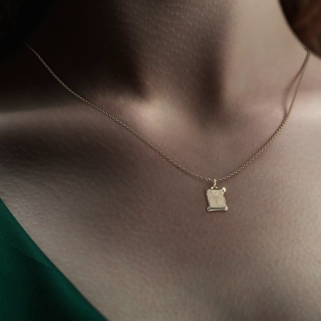 Dije de Oro 14K Medalla Religiosa Sagrado Caliz | Dije Oro Italiano 12mm | Joyería Fina
