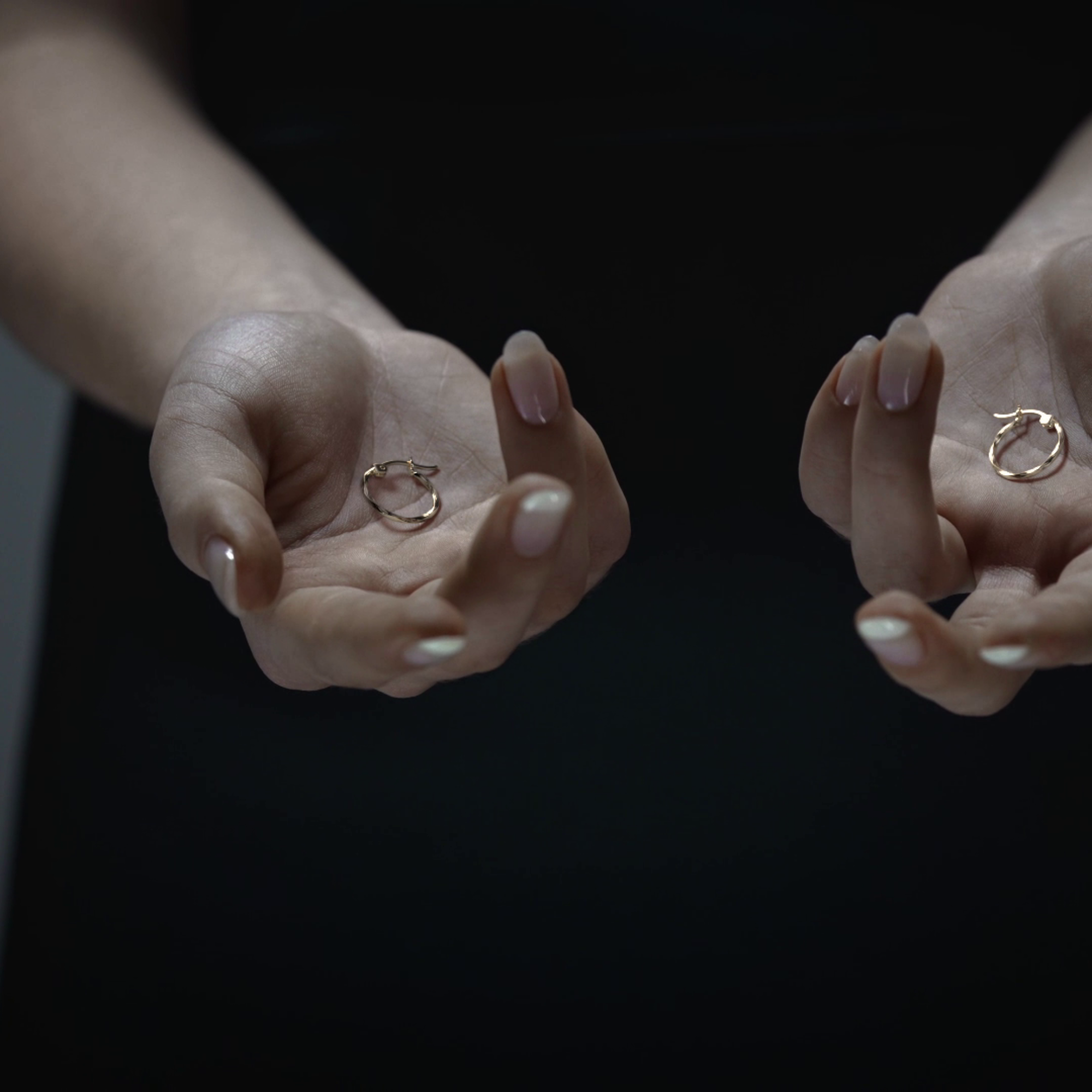 Arete Arracada De Oro De 14k Diamantada Estilo Torsal