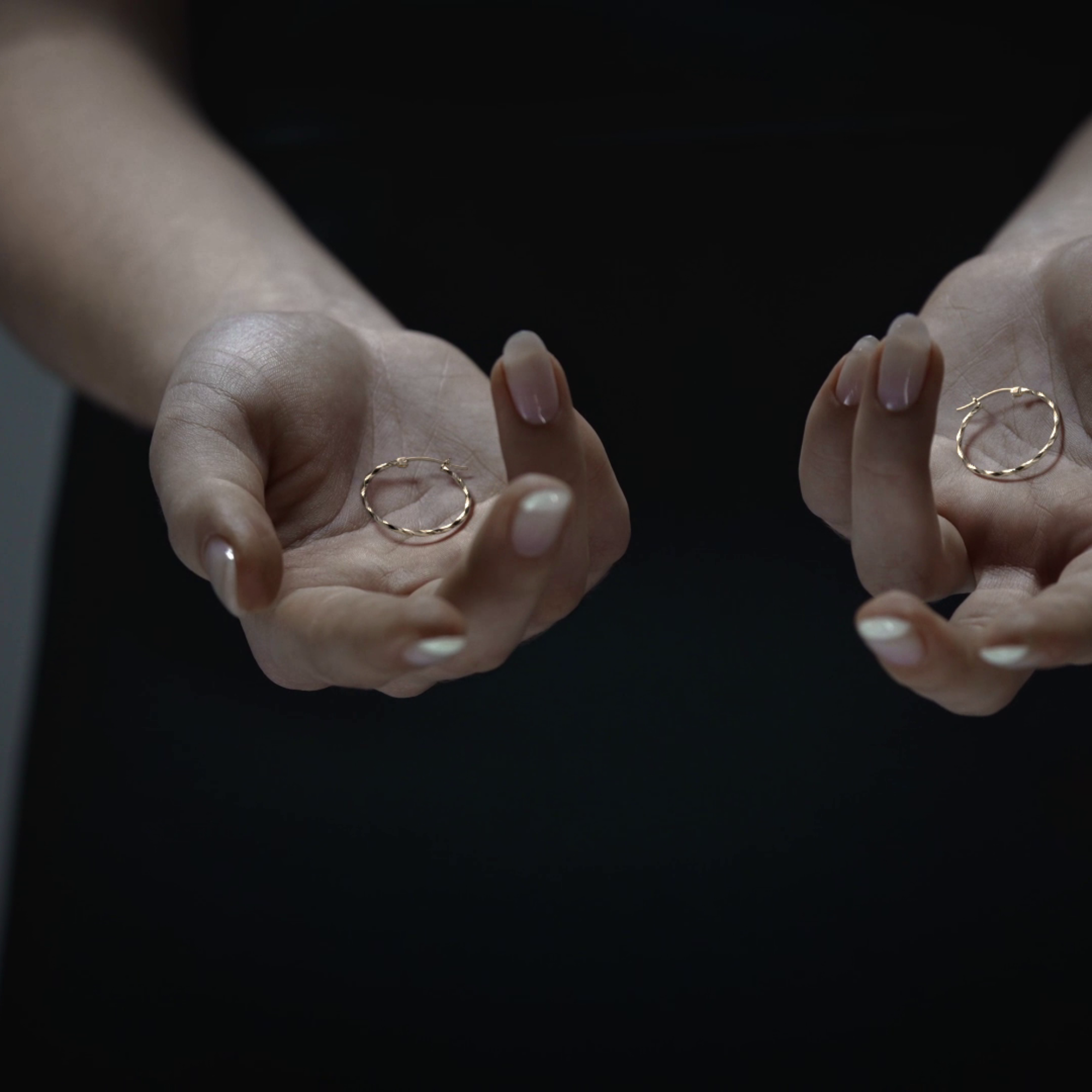 Arete Arracada De Oro De 14k Diamantada Estilo Torsal