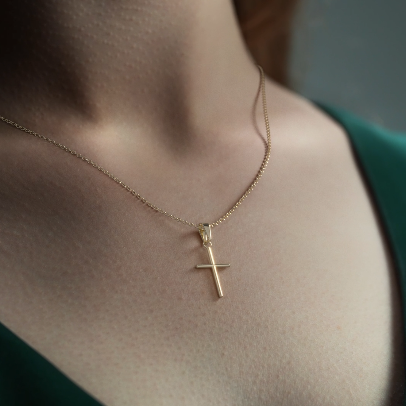 Collar De Cruz De Tubo De Oro De 10k