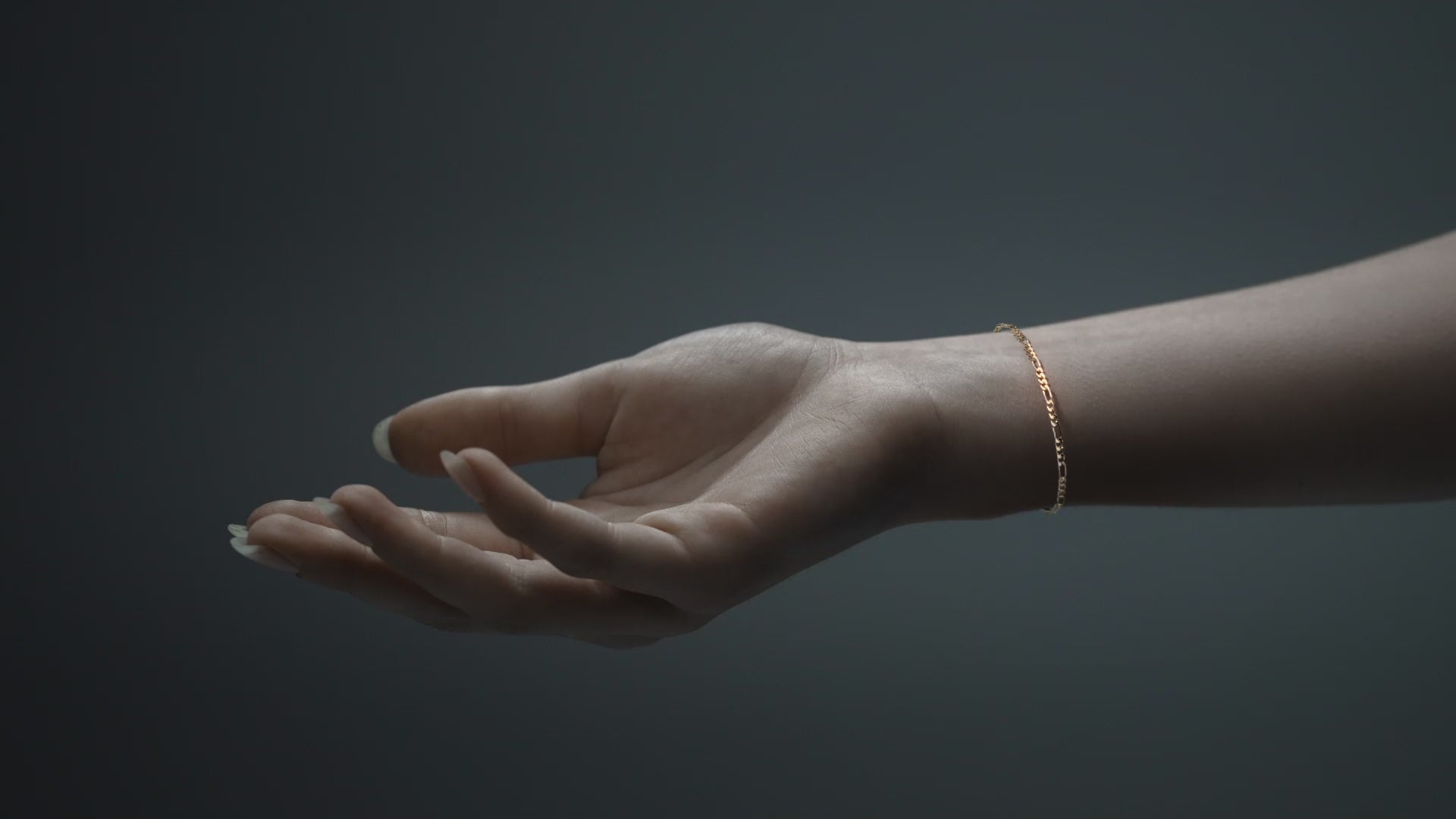 Pulsera Italiana Figaro Hueca De 10 Quilates 2.0mm